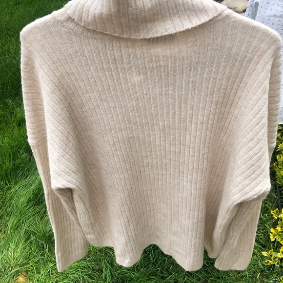 Denver Hayes sweater - Picture 6 of 7